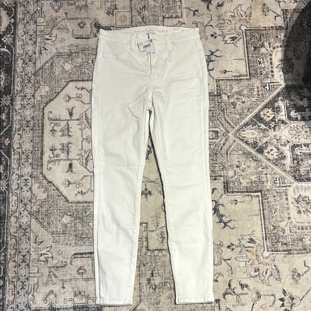 Women's White High-Waisted Jeans